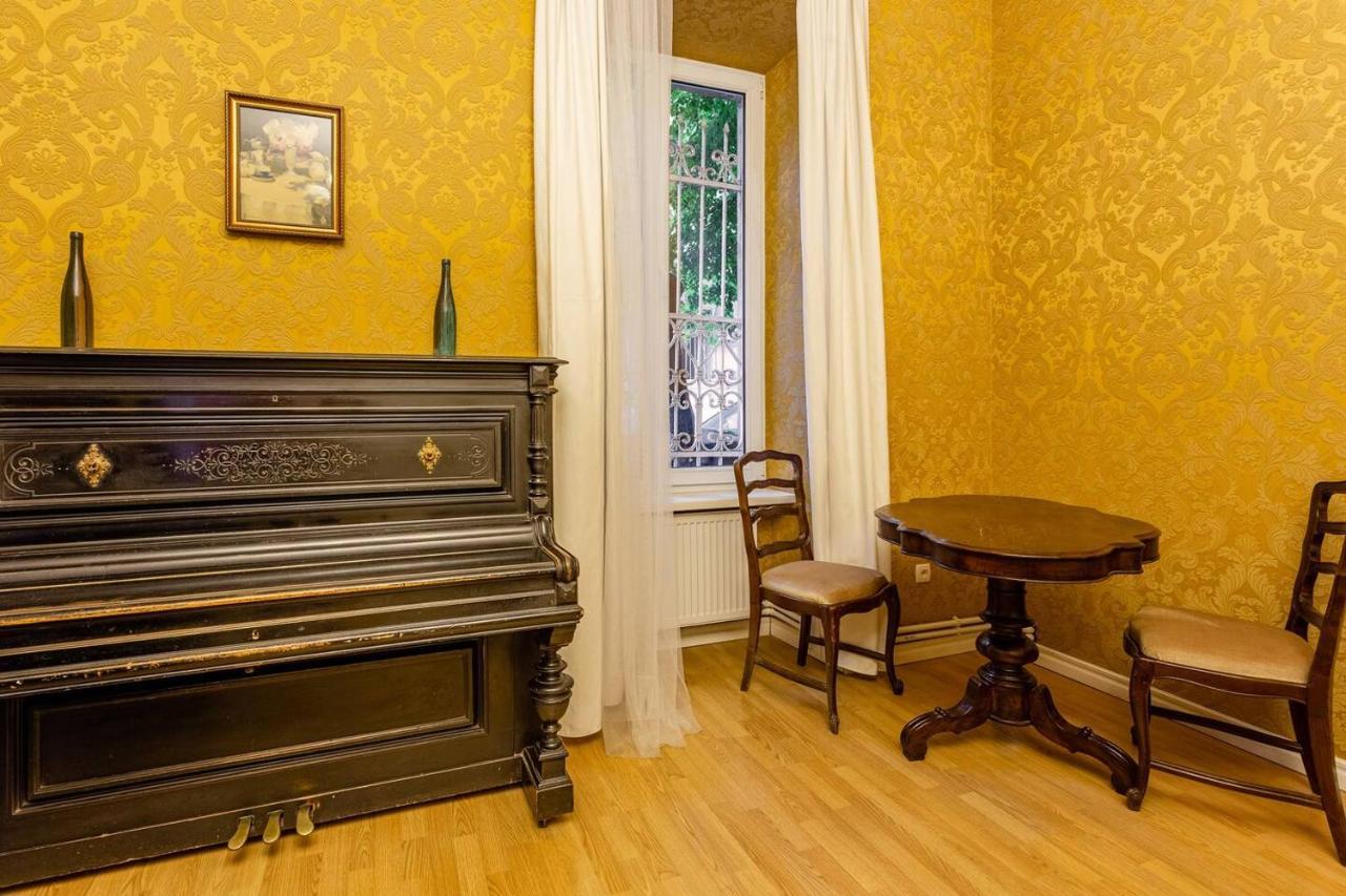 Old Piano Apartment Tbilisi Exterior foto